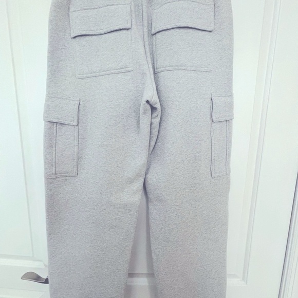 Aritzia NEW! Heather Grey - Cozy Fleece Mega Cargo Sweatpant - Picture 3 of 7
